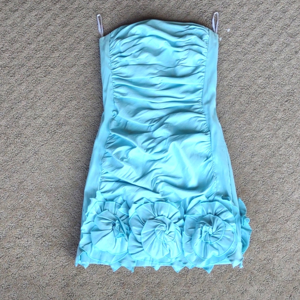 Light aqua water blue prom Jessica McClintock shiny size 6 dress spring fancy 💙